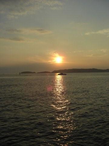 きれいな夕日だけど……